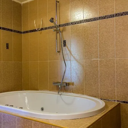 Apartamento Super Big 4 Bedrooms Flat With Parking - Top Center Varna