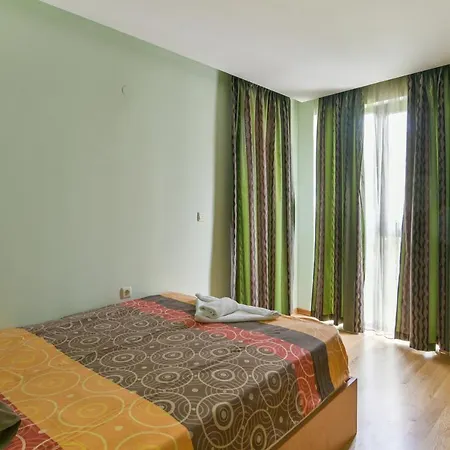 Apartamento Super Big 4 Bedrooms Flat With Parking - Top Center *