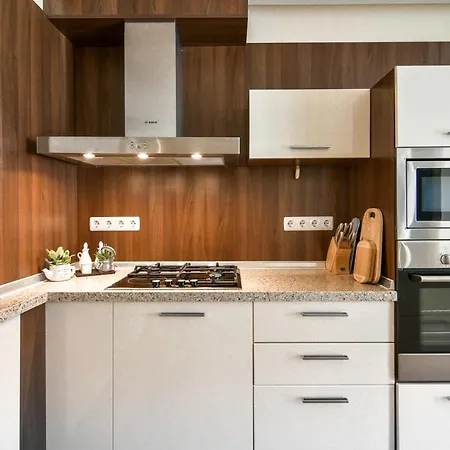 Super Big 4 Bedrooms Flat With Parking - Top Center Apartamento *