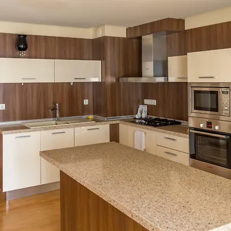 Super Big 4 Bedrooms Flat With Parking - Top Center * Varna